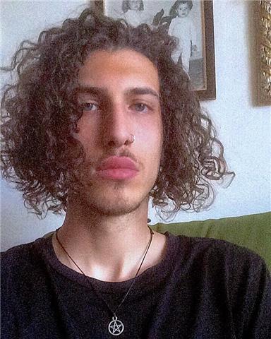 Diplomato presso istituto G. Caselli Siena, offro ripetizioni per varie materie