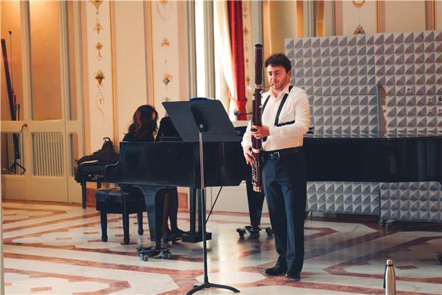 Insegnante giovane Fagotto