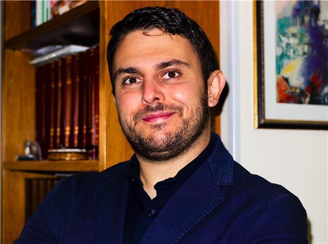 Chimico impartisce ripetizioni di chimica generale e stechiometria, chimica inorganica e chimica organica a studenti di scuole superiori e università. Si garantisce disponibilità anche per aiuto compiti per studenti di elementari e medie