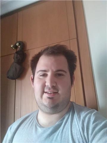 Persona dinámica adaptandose a las necesidades del docente y daría clases a niños de primaria