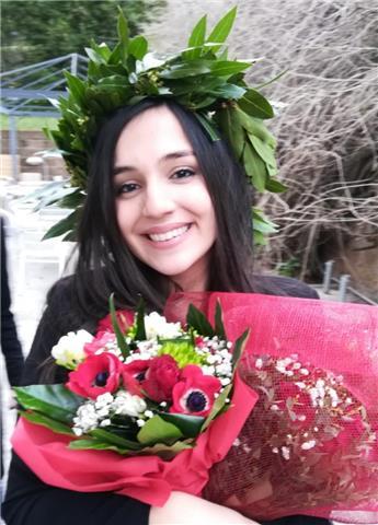Insegnante laureata in lingue offre lezioni di inglese - qualsiasi livello. Aiuto compiti e ripetizioni (scuole elementari, medie, superiori); preparazione esami universitari e/o esami di certificazione linguistica