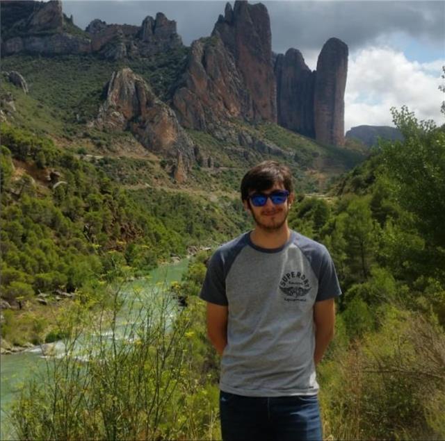 Doy clases particulares de cualquier materia en primaria y eso