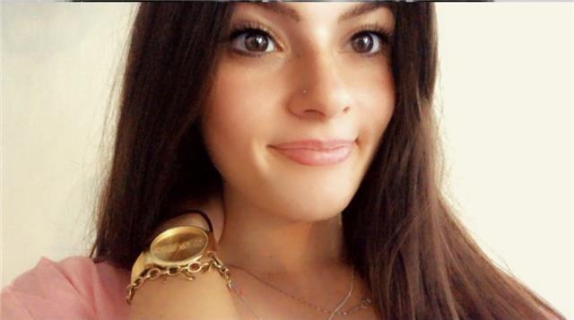 Offro lezioni per elementari, medie e superiori. sono diplomata in turismo, e attualmente frequento la facoltà di comunicazione. potrei aiutare con italiano, storia, inglese e francese