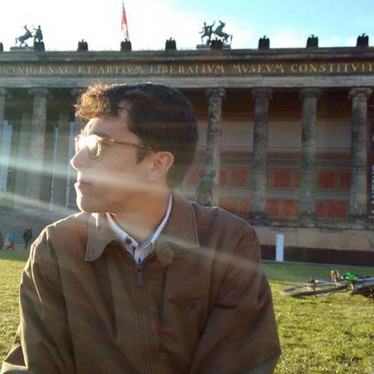 Profesor de Euskera nativo. Puedo ayudar a los más pequeños a aprobar exámenes y a más mayores a prácticar la conversación. Se me da bien corregir textos