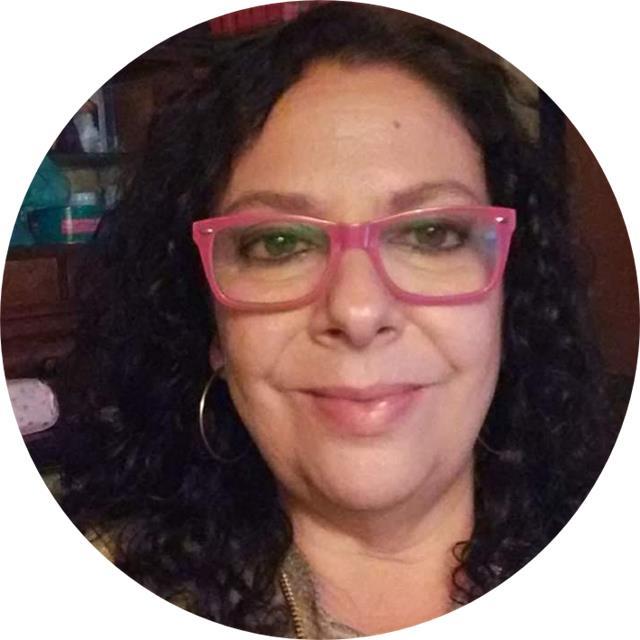 Profesora de Lengua y Literatura e Historia . Amplia experiencia en distintos niveles. Profesora de Inglés. Amplia experiencia