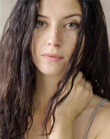 Máster en creación teatral por juan mayorga en la carlos iii y graduada en interpretación por la resad y la emad