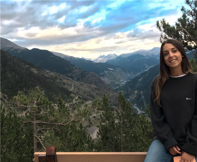 Doy clases de refuerzo a niños y niñas de primaria generalmente