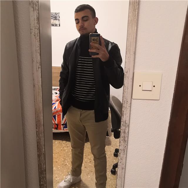 Profesor de inglés da clases a nivel intermedio a domicilio