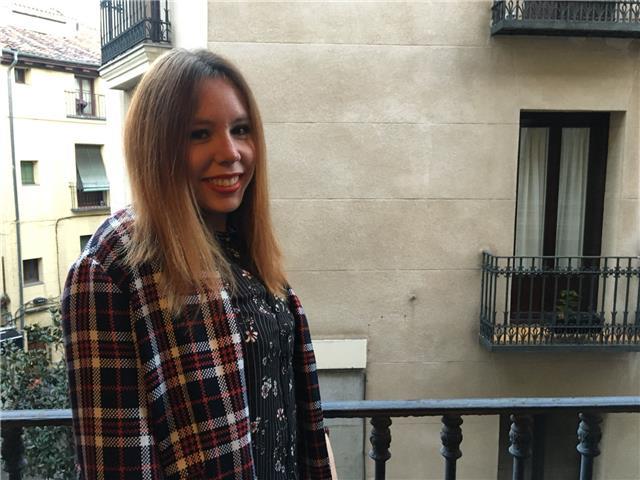 Filóloga Inglesa, profesora de trinity, estudiante de turismo. Doy clases particulares de inglés y de refuerzo, me encanta enseñar!