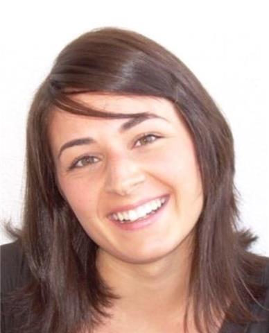 Laureata in Mediazione Linguistica per il Turismo e le Imprese con esperienza di studio e di lavoro all'estero (in Irlanda e in Germania). Conoscenza della lingua inglese e tedesca - livello C1. Disponibile a tenere ripetizioni o corsi di lingua base