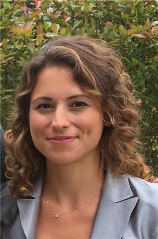 Profesora de inglés desde hace 12 años. uk bachelor's degree. certificado oficial tefl. especializada en jóvenes profesionales