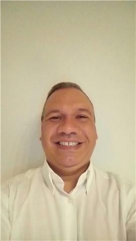 Profesor del área de ciencias, con amplia experiencia