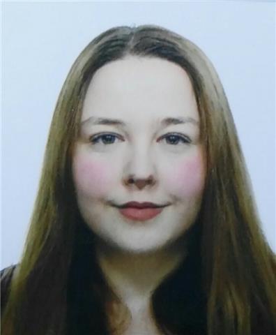 Alba, correctora de trabajo de fin de grado y/o máster online