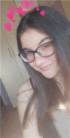 Ragazza madrelingua italiana offre aiuto compiti per ragazzi