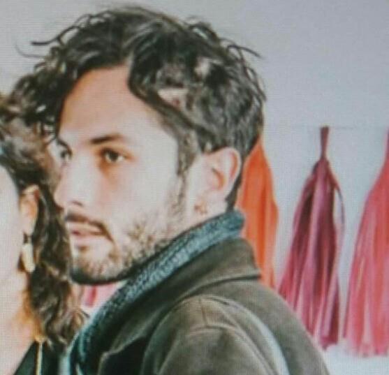 GIOVANE SCRITTORE PER RIPETIZIONI MATERIE UMANISTICHE