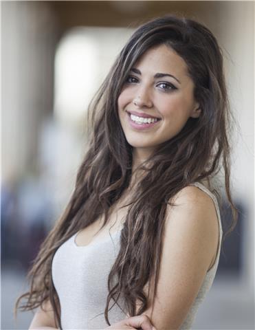 Sono una terapista della neuro e psicomotricità dell'età evolutiva. lavoro nell'ambito della riabilitazione e del sostegno scolastico. sono un'attrice e faccio teatro con grandi e piccini