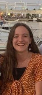 Soy una persona muy dedicada y motivada, me gustaría dar clases de matemáticas física y química o lengua, a día de hoy he dado varias veces clases particulares a niñas de mi antiguo colegio y me ha ido muy bien