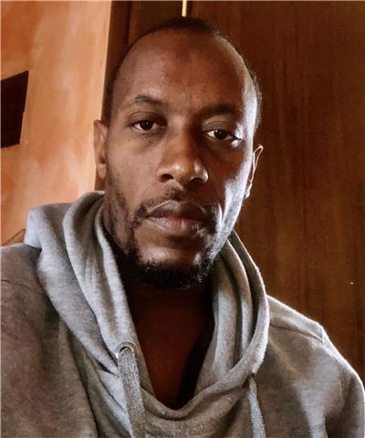 Sono di origine senegalese e ho un ottimo livello di francese