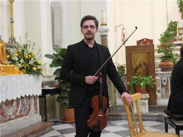 Lezioni di Violino, Teoria e Solfeggio, Armonia e Storia della Musica anche in preparazione agli esami di ammissione in Conservatorio