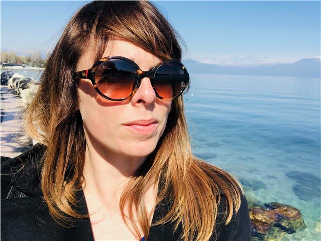 Laureata in comunicazione e madre lingua francese