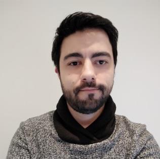 Musicista diplomato, offre lezioni di musica, solfeggio e armonia