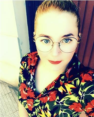 Profesora de lengua y literatura, también puedo impartir clases de inglés a alumnos de primaria y secundaria