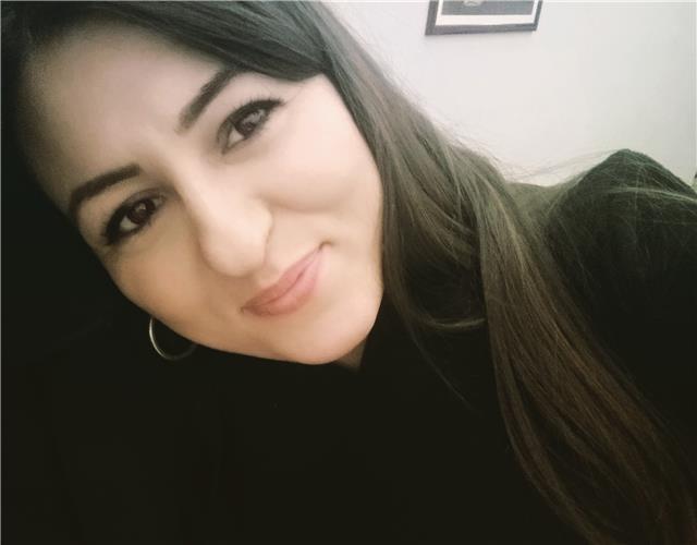 Insegnate privata per tutti i livelli. Laurea specialistica, esperienza quinquennale. Preparazione esame B1-B2, business, conversaton e Speaking