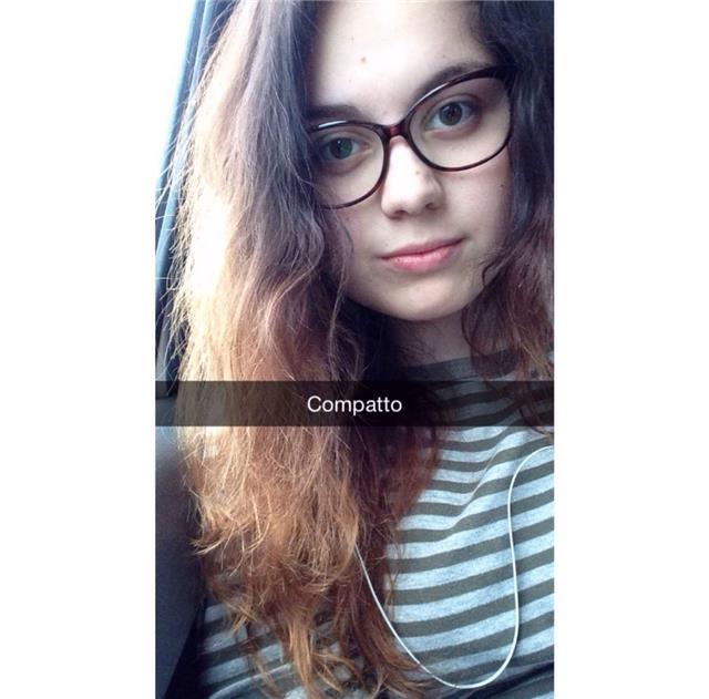 Ragazza di 17 anni frequentante la quinta liceo linguistico offre ripetizioni di inglese
