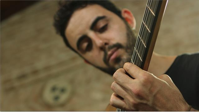 Profesor de guitarra y ukelele especializado en ritmos latinoamericanos, de forma presencial y online