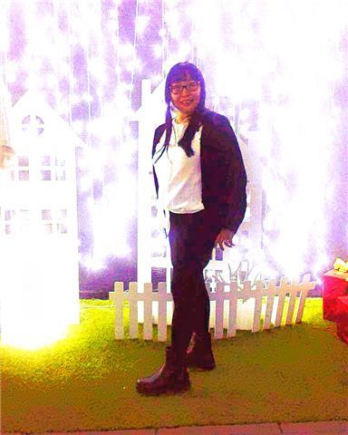 I'm professional teacher of English with the experience 20 years, now I'm in Italy doing my Master Degree in Pedagogics.
I teach all levels, from the beginners to advanced, I develop individual plans according your needs, I teach online, offline in Catani