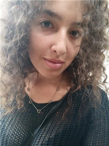 Laureanda offre lezioni di chimica e scienze, matematica, italiano, storia dell'arte, storia, geografia a tutti i ragazzi delle scuole elementari, medie e superiori