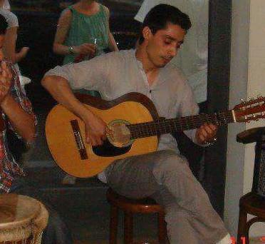 Per gli appassionati dell'arte spagnolo : Insegnante di Chitarra Flamenca offre lezioni su Skype , adatte per livelli Base e Intermedio