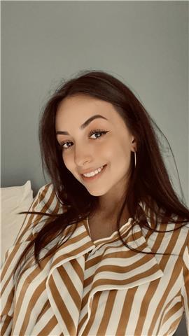 Passionnée d’anglais depuis mon plus jeune âge, je veux aujourd’hui partager mes astuces pour communiquer en anglais