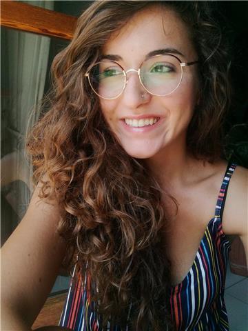 Offro lezioni private per ripetizioni di materie scientifiche quali matematica, analisi matematiche, algebra, informatica e disegno tecnico. Sono un perito informatico e attualmente sono al quarto anno di Architettura