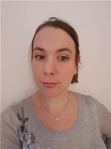 Doy clases de francés para todos los públicos : conversaciones con adultos, ayuda con el trabajo escolar o juegos con los pequeños