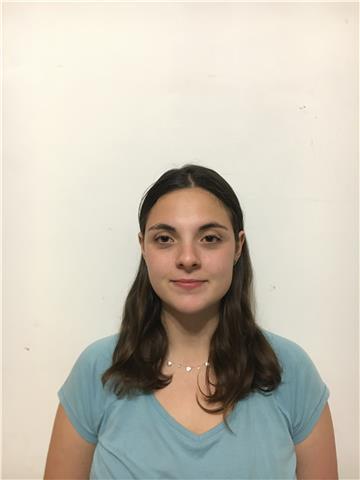 Ho le potenzialità per dare lezioni private di inglese poiché dopo aver passato sei mesi in Irlanda come ragazza alla pari ho maturato un buon inglese