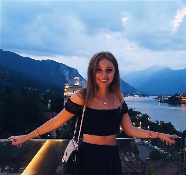 Ragazza laureata in Mediazione linguistica offre ripetizioni di inglese, spagnolo e francese - grammatica, vocaboli, sintassi, letteratura e conversazione