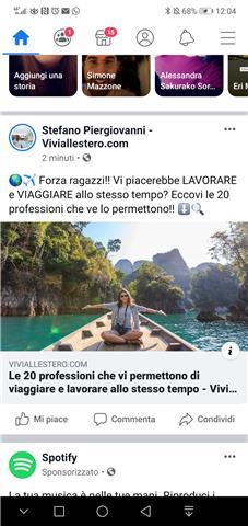 Insegnante di lingue e letterature straniere con esperienza all'estero, impartisce lezioni private anche a domicilio