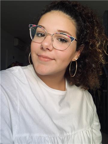 Spagnola nativa, i have the graduate and i'm doing a university degree