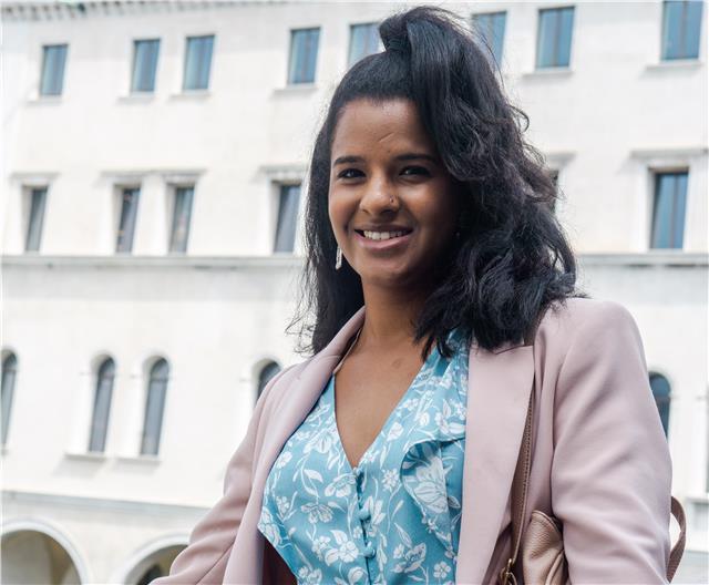 Hello! doy clases particulares divertidas y económica :)