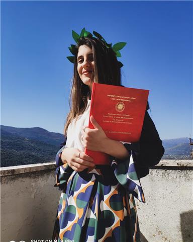 Laureata in Lettere e Filosofia, insegno italiano storia per bambini e ragazzi. 
Provincia di Isernia