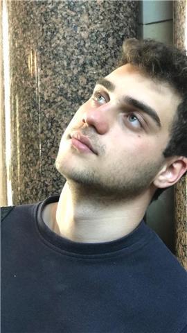 Insegnante di chitarra , solfeggio ( cantato, ritmico e dettato ) e musica in generale