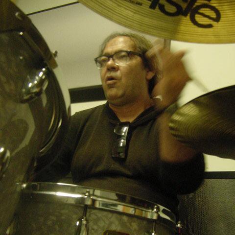 PROFESOR DE BATERIA, IMPARTE CLASES, 35 AÑOS EXPERIENCIA