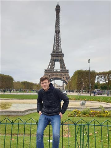 Bonjour, je donne des cours d'espagnol jusqu'au niveau terminale