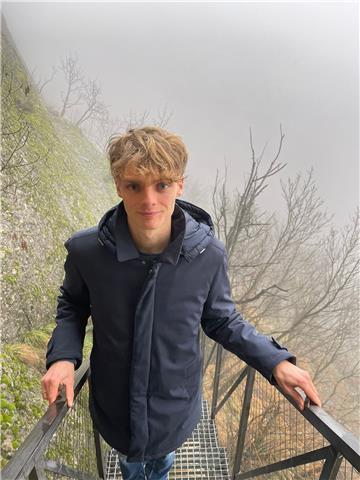 Insegnante per ripetizioni scuole medie di inglese o italiano