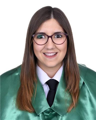 Graduada en Educación Infantil por la Universidad de Málaga, con nivel B1 de inglés y experiencia tanto en clases extraescolares de infantil como en clases particulares desde primaria hasta segundo de ESO