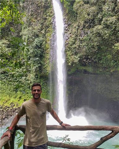 Profesor de matemáticas, física y química. graduado en ingeniería civil