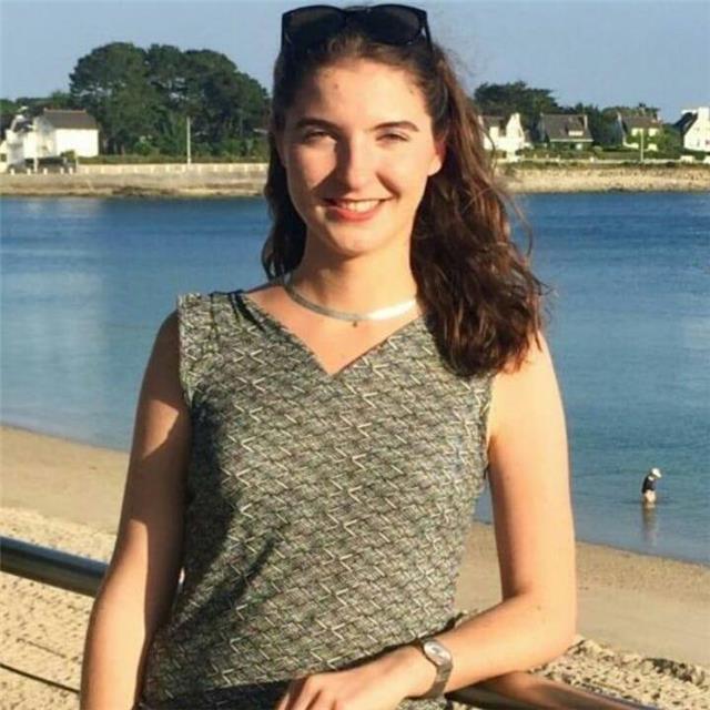 Profesora nativa da clases de francés presenciales o online en santa cruz de tenerife (todos niveles) actualización y preparación de exám