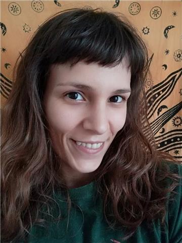Ragazza madrelingua con esperienza d'insegnamento pregresso si offre per lezioni e ripetizioni di lingua a Trieste, sia a domicilio che online