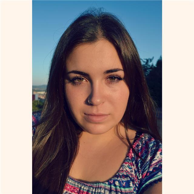 Puedo dar clases tanto de matematicas como de ingles o cualquier otra materia ya que he echo la eso, bachiller un año de universidad y un grado